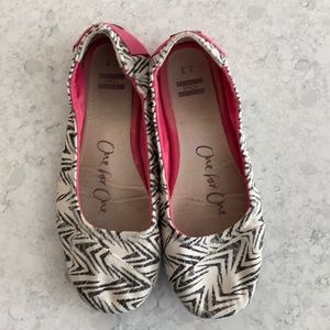 Toms Zebra print Ballet Flats. Size 7/youth size 5